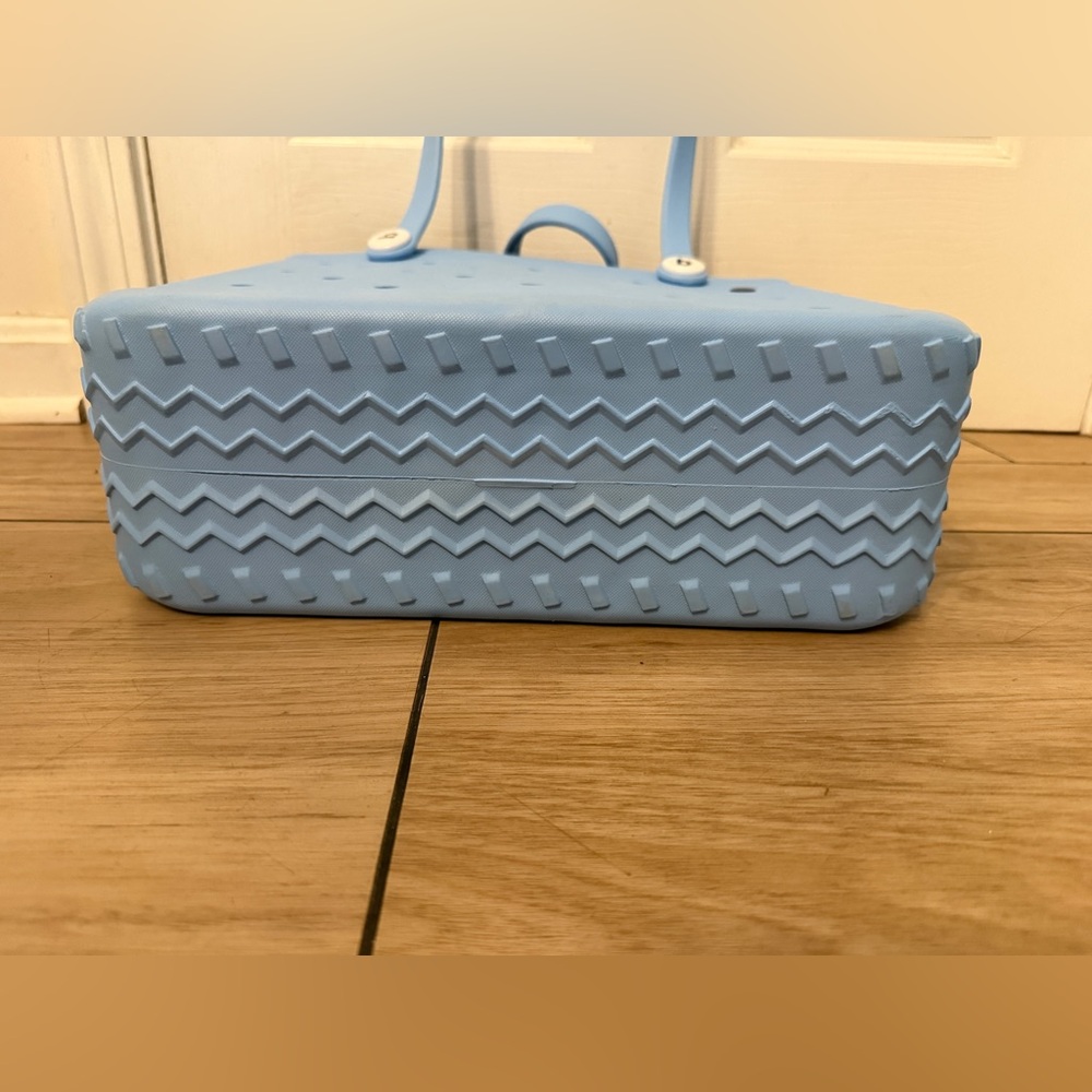 Blue Water Proof Beach Tote Bag with additional storage attatchment - Picture 5 of 6